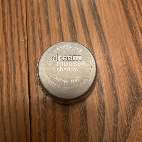 Maybelline Dream Mousse Shadow Silver Halo - Picture 1 of 1